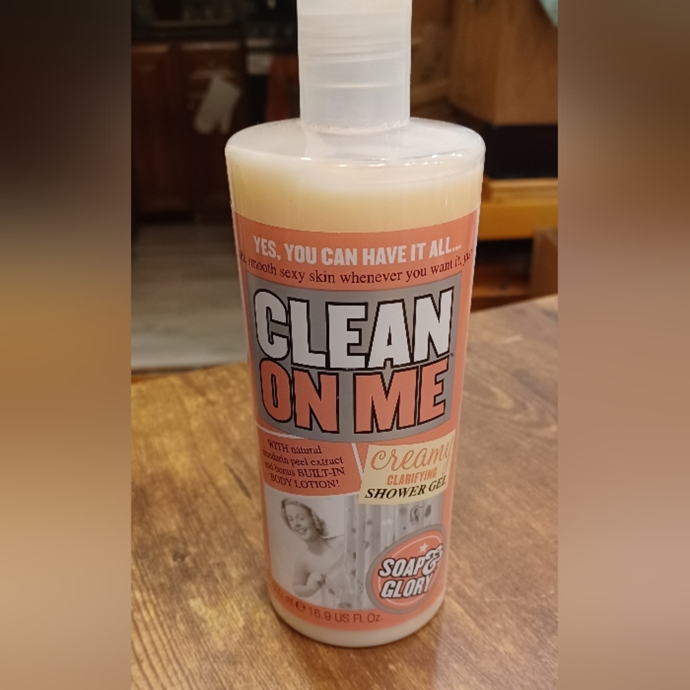 Soap & Glory clean on me shower gel